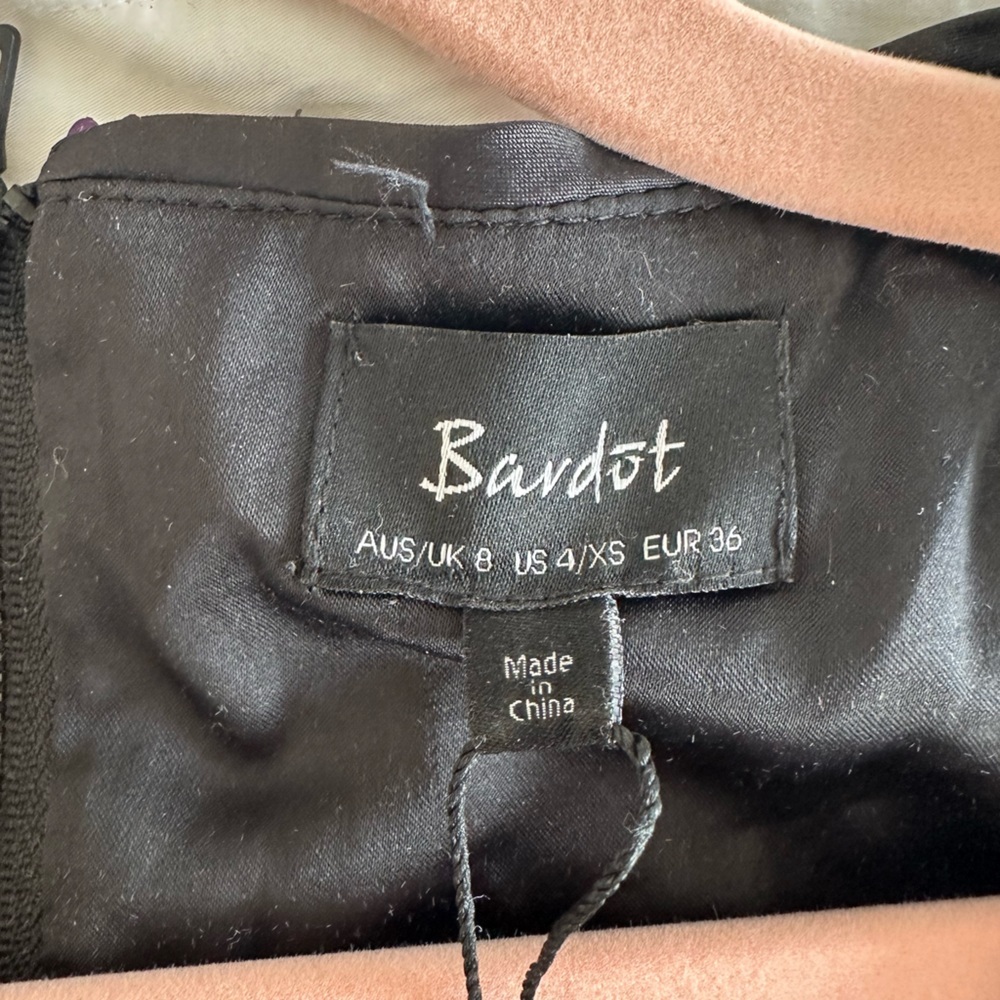 Bardot NWT sequin dress size 4 - Picture 3 of 6